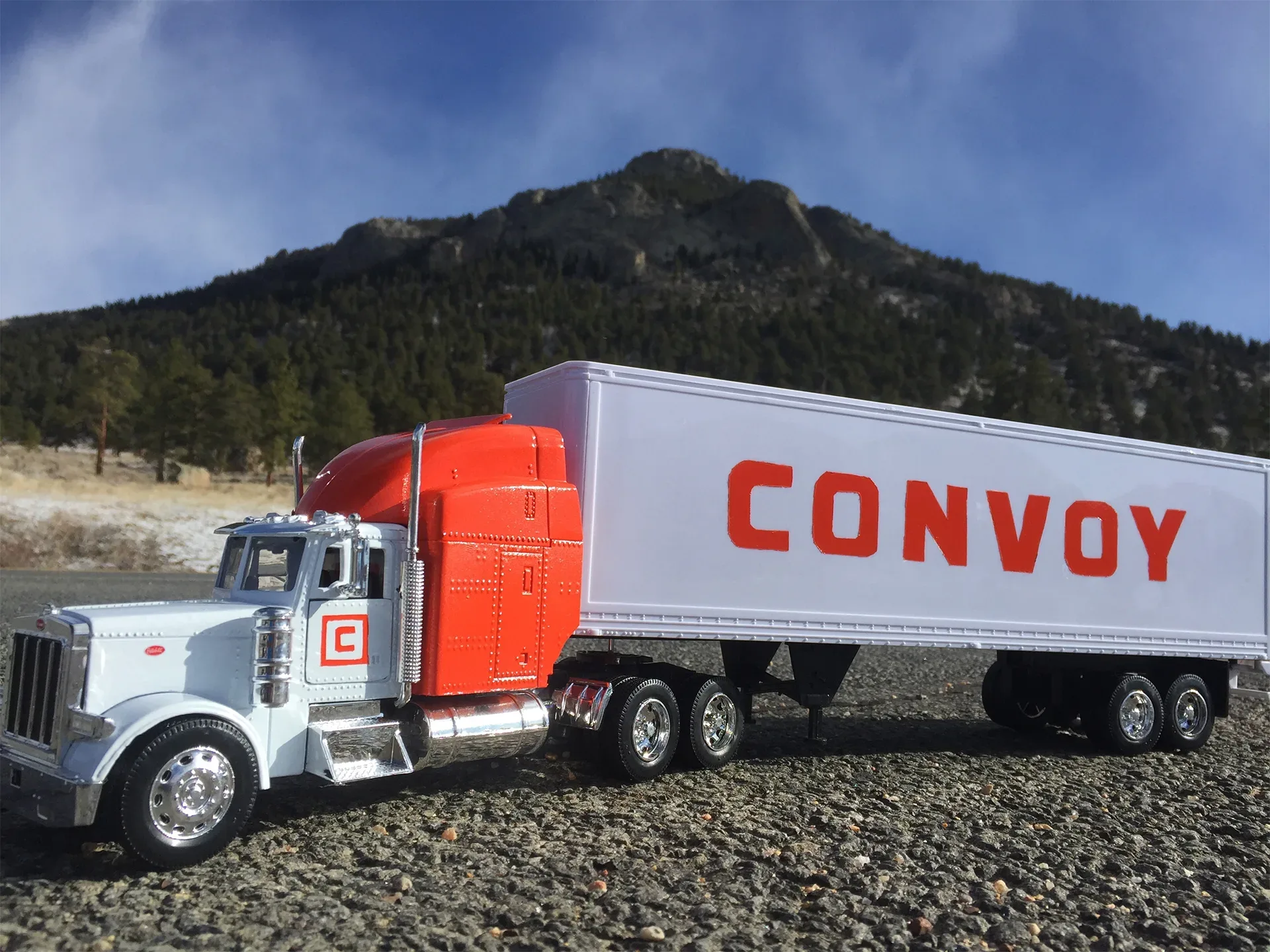 Convoy, Logistics Startup with 100 Thousand Trucks on Its Platform, Agreed to Partnership with Goodyear